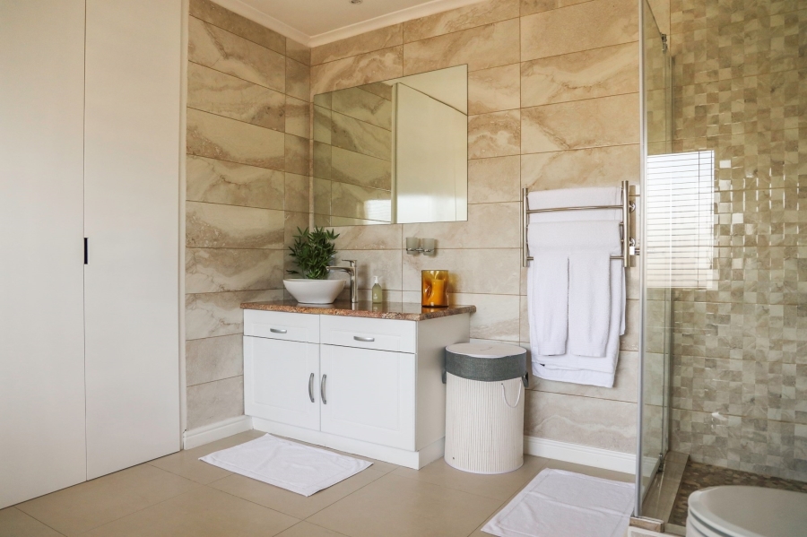To Let 3 Bedroom Property for Rent in Flamingo Vlei Western Cape
